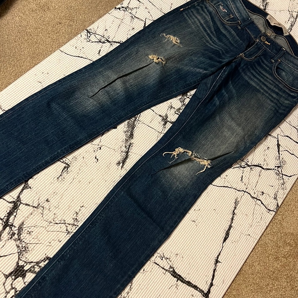 Womens size 0S skinny distressed jeans
